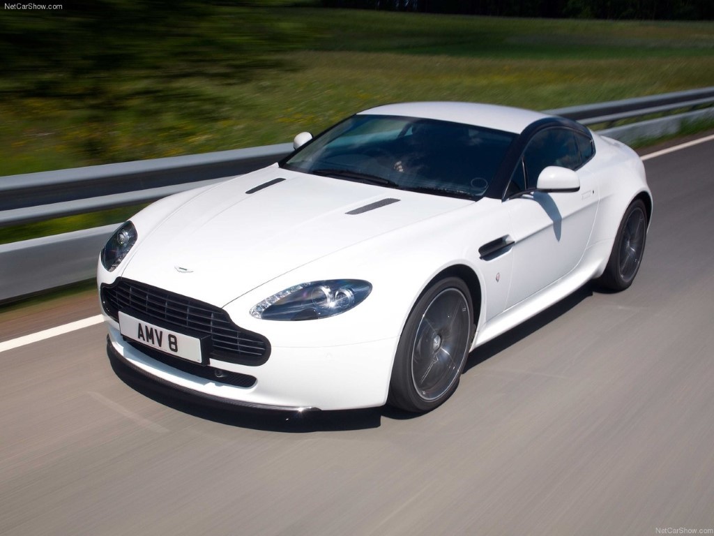 Aston Martin Vantage 4.7 N420 (Automatic)